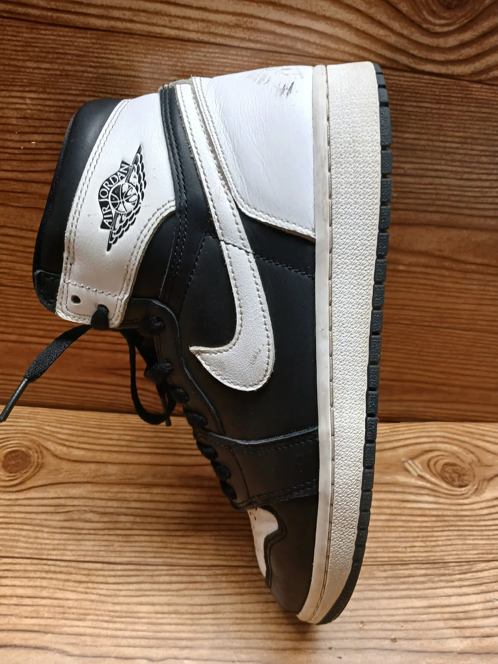 Air Jordan 1 OG  High-Top Sneakers in Black and White Men's Basketball.